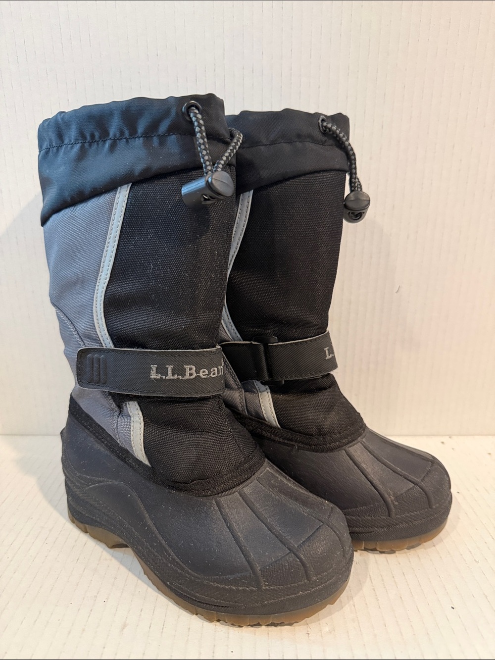 L.L. Bean Kids Northwoods Black and Gray Winter Boots with Drawcord Top (sz 11)